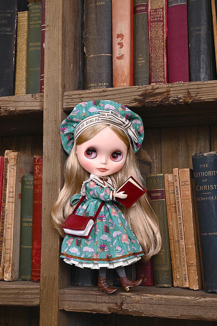 Blythe Kendra the Bibliophile