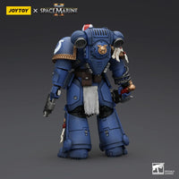 Warhammer Collectibles: 1/18 Scale Uitramarines Lieutenant Titus