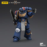 Warhammer Collectibles: 1/18 Scale Uitramarines Lieutenant Titus