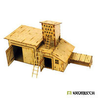 TABLETOP SCENICS Poland 1939 Wooden Shed with Rabbit Cage and Pigeon House - Gap Games