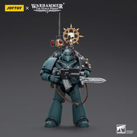 Warhammer Collectibles: 1/18 Scale Sons of Horus MKVI Tactical Squad Legionary with Nuncio Vox - Pre-Order - Gap Games