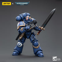 Warhammer Collectibles: 1/18 Scale Ultramarines Primaris Lieutenant Argaranthe - Gap Games